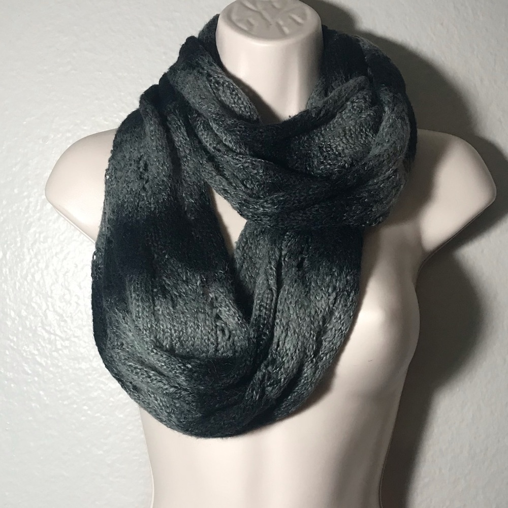 Candie’s Ombrè gray knit infinity scarf